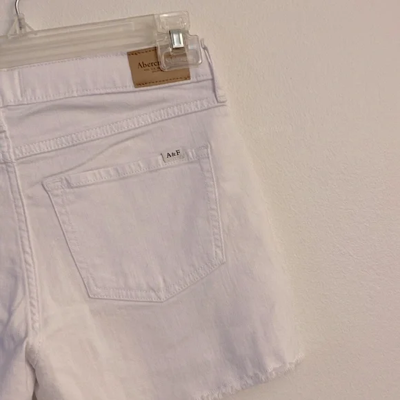 Abercrombie and Fitch Kids Mid Rise MIDI Shorts White Fringe NWT 17/18 Regular - Picture 6 of 9